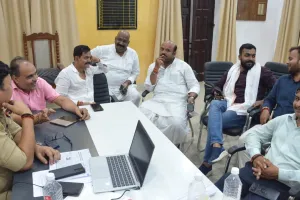 कानपुर : गाड़ी लड़ने पर भाजपा नेता से मारपीट, थाने में माफीनामा