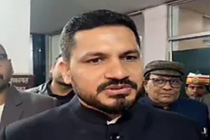 एक्शन में बाराबंकी डीएम : जनसुनवाई में लापरवाही पर 56 अधिकारियों का रुका वेतन