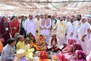 सामूहिक विवाह: बाराबंकी में 117 जोड़ों ने लिए सात फेरे, चार ने पढ़ा निकाह