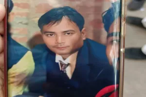 Kanpur News:  जिंदगी से मायूस युवक ने ट्रेन के आगे कूद दी जान, बोली पत्नी- बच्चों को स्कूल लेने जाना है, उसके बाद  बताते हैं