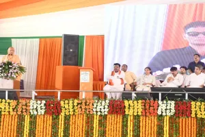 विकास में बाधा डालने वाले और दंगाई अब छांगुर बाबा जैसा अंजाम भुगतेंगे, बलरामपुर में बोले सीएम योगी