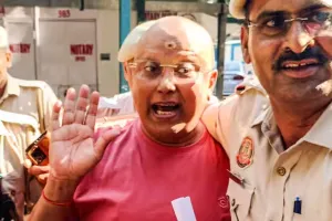 Chaitanyananda Saraswati: यौन उत्पीड़न के आरोपी चैतन्यानंद सरस्वती को कोर्ट से झटका, 5 दिन की पुलिस हिरासत में भेजा गया 