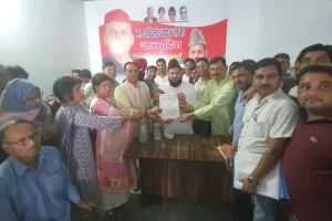 रामपुर : सांसद ने शिक्षकों को दिया टीईटी मुद्दा संसद में उठाने का आश्वासन, शिक्षकों ने सौंपा ज्ञापन