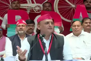 वसूली कर रही है पुलिस, मेरी गाड़ी का कर दिया आठ लाख का चालान: अखिलेश यादव का सरकार पर बड़ा आरोप 