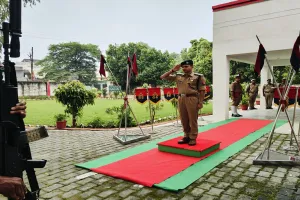 हरदोई पुलिस के नए कप्तान बने अशोक कुमार मीणा, संभाला कार्यभार, पुलिस लाइन में ली परेड की सलामी