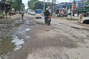तारीख पर तारीख… कानपुर में सड़कों पर बढ़ती जा रही गड्ढों की संख्या, अब 2 अक्टूबर तक पैच वर्क पूरा करने का दावा