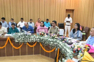 Bareilly : ऐसे लोगों को न बख्शें, जो बच्चों के हाथों में कलम-किताब के बजाय पत्थर पकड़ाएं