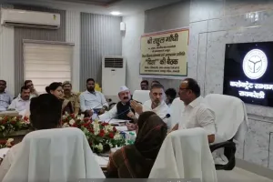 Rae Bareli News: राहुल गांधी और योगी के मंत्री के बीच हुई जमकर बहस, जानें क्यों भड़के दिनेश प्रताप सिंह, देखें Video