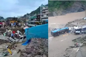 Dehradun Cloudburst: देहरादून में बारिश का कहर... अतिवृष्टि, नदियों में बढ़ा पानी, पांच सौ से ज्यादा लोग फंसे, बचाव अभियान जारी 