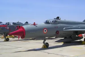 IAF MIG-21 Retires: भारतीय वायुसेना ने मिग-21 लड़ाकू विमान को दी अंतिम विदाई! रक्षा मंत्री बोले- यह हमारे परिवार की तरह है
