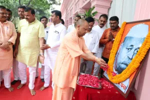Pt. Govind Vallabh Pant: सीएम योगी ने दी यूपी के पहले मुख्यमंत्री पंडित गोविंद वल्लभ पंत की 138वीं जयंती पर भावभीनी श्रद्धांजलि