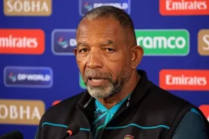 पाकिस्तान से मैच हारने के बाद फूटा बांग्लादेश के मुख्य कोच सिमन्स का गुस्सा, कहा- छूटने और गलत फैसलों का खामियाजा भुगता