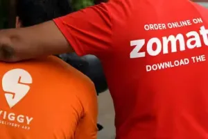 Swiggy Zomato Fee Hike: अब ऑनलाइन खाना मंगाना होगा महंगा... डिलीवरी पर लगेगी 18% GST, कंपनियां ग्राहकों पर डाला बोझ 