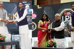 UP Ratna Entrepreneur Awards-2025: यूपी रत्न उद्यमी अवार्ड्स से सम्मानित उद्यमी, बोले कलराज मिश्र- भारत सरकार उद्यमियों की हर संभव मदद कर रही है 