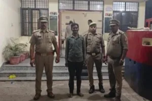 इटावा में युवक की ईंट से कूचकर की हत्या, पुलिस ने चार घंटे में गिरफ्तर