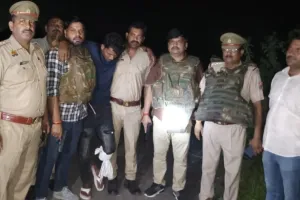 अमेठी: पुलिस मुठभेड़ में कुख्यात गोतस्कर गिरफ्तार, पैर में लगी गोली