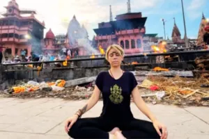 बनारस में रोमानियाई Phd छात्रा की रहस्यमयी मौत, कमरे में मिली लाश