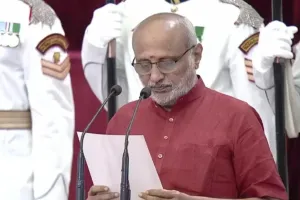 15वें उपराष्ट्रपति बनें CP Radhakrishnan, शपथ ग्रहण समारोह में जगदीप धनखड़ भी रहे मौजूद