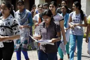 UPSSSC PET Exam: लखनऊ में 91 परीक्षा केंद्र, हजारों निगाहें और हर कदम पर कड़े इंतजाम… 2 दिनों तक चलेगी पीईटी परीक्षा