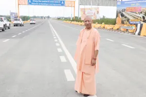 विकसित यूपी के लिए जमीन पर रफ्तार, आकाश में विस्तार... 2047 तक हर मंडल को एयरपोर्ट और एक्सप्रेसवे