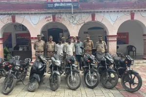 UP News: काकोरी में तीन वाहन चोर गिरफ्तार, 8 बाइकें बरामद