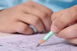  UKSSSC पेपर लीक प्रकरण: बॉबी से पूछताछ, समर्थकों ने जताया विरोध 