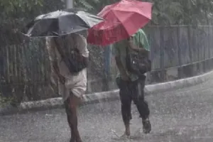 लगातार तीसरे दिन बारिश से जनजीवन अस्त-व्यस्त, बढ़ी मुश्किलें, विद्यालयों में घोषित किया अवकाश