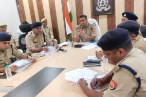 UP Cop से कराना होगा वेरिफिकेशन: पटाखा कारोबारियों को दुकान, भंडारण गृह के बाहर चस्पा करना होगा लाइसेंस, जारी हुए यह निर्देश