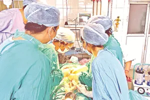 24 वर्ष की महिला के गर्भाशय से निकाले, 41 फाइब्रॉइड, अब बन सकती मां