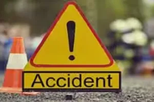 भदोही में सड़क हादसा, कार की टक्कर से वृद्धा समेत 2 लोगों की मौत