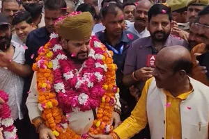 बृजभूषण शरण सिंह ने राजभर को बताया हल्का व्यक्ति, कहा-अपनी कब्र खोद रही कांग्रेस, बिहार से खाली हाथ लौटेंगे