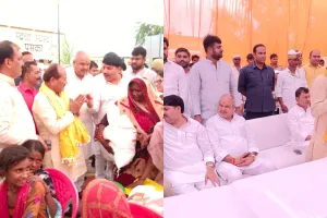 पूर्ववर्ती सरकारों में होती थी लूट..प्रभारी मंत्री दारा सिंह चौहान ने किया बाढ़ क्षेत्र का निरीक्षण, 500 पीड़ितों को बांटी राहत सामग्री