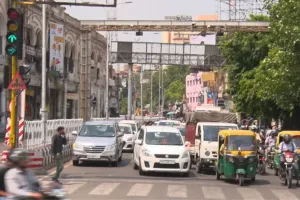 यूपी परिवहन विभाग का बड़ा एक्शन:  बसों, टैक्सियों और कैब समेत 9 हजार पर्यटक वाहनों का परमिट होगा रद्द 