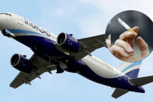 हवा में था विमान और तभी बज गया अलार्म, टॉयलेट में यात्री की इस हरकत पर लगा तगड़ा चालान  