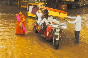 झमाझम बरसात से डूबा कानपुर शहर: पॉश इलाकों में घरों तक घुसा पानी, कई मौहल्ले जलमग्न
