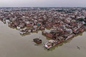Prayagraj Flood Update : प्रयागराज में उतरा बाढ़ का पानी, प्रभावित इलाको में नगर निगम चलाएगा सफाई अभियान  