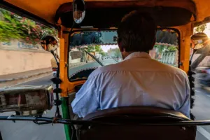 बाराबंकी में बकरी चराने गए बच्चे किडनैप: ऑटो में बैठाकर तीन बच्चों को ले गया चालक, अगवा बच्चों का नहीं सुराग