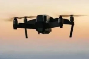 गांव-गांव ड्रोन की दहशत...रातभर घूम रहे ग्रामीण, रायबरेली में बीती रात ड्रोन देखे जाने की फैली अफवाह