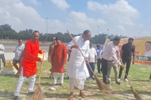 आस्था के महापर्व छठ पर घाटों की सफाई का कार्य जारी, उप मुख्यमंत्री ब्रजेश पाठक भी हुए शामिल