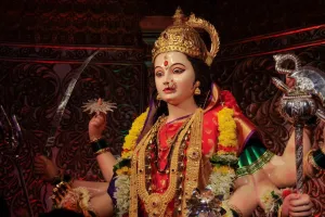 शारदीय नवरात्र पर जयकारों की गूंज...महराजगंज में हर वर्ष स्थापित होती है स्वनिर्मित मां दुर्गा की प्रतिमा