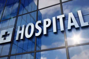 जिला अस्पताल से मरीज का वॉशिंग पाउडर गायब, सफाई कर्मी पर चोरी करने का आरोप लगाकर किया हंगामा