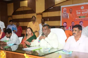 बदलाव की राह पर यूपी..Next Gen GST Reform से आम जनता को राहत, व्यापारियों से मिले प्रभारी मंत्री, गिनाए फायदे