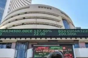 Stock Market Today:  मामूली तेजी के बीच शेयर बाजार ने बदली अपनी चाल, गिरावट के बाद हरे निशान पर सेंसेक्स-निफ्टी