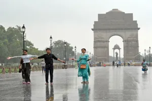 घटने लगा यमुना का जलस्तर..लेकिन नहीं थम रहा बारिश का दौर, IMD ने जारी किया अलर्ट 