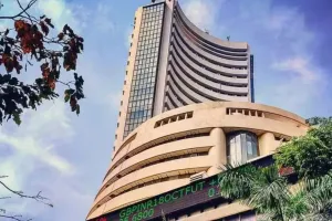 Stock Market Today: GST 2.O में बदलाव के बाद शेयर बाजार में बहार, 900 अंक उछला सेंसेक्स, जानिए निफ्टी का हाल 