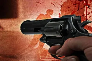 मेरठ पुलिस ने एनकाउंटर के बाद सरगना समेत तीन असलहा तस्करों को किया गिरफ्तार, दो घायल 