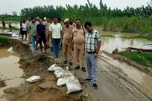 Bareilly : पहाड़ों की बारिश से नदियां उफनीं, कई गांवों में बाढ़ का खतरा