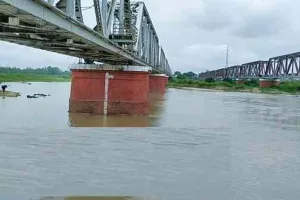 Moradabad news: रामगंगा का जलस्तर बढ़ने से बाढ़ का खतरा मंडराया, लगातार कटान जारी