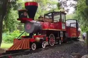 Bareilly : पांच बोगी की टॉय ट्रेन चलेगी, कंपनी ने डीएम के साथ फिर किया सर्वे