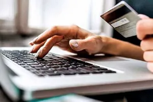 Bareilly : ऑनलाइन टी शर्ट खरीदना पड़ा महंगा, ठगों ने खाता ही कर दिया साफ